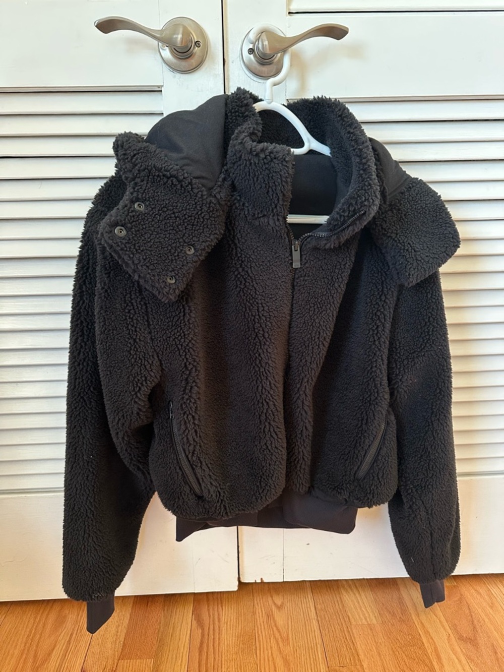 ALO Yoga Black Plush Sherpa Hooded Zip Jacket